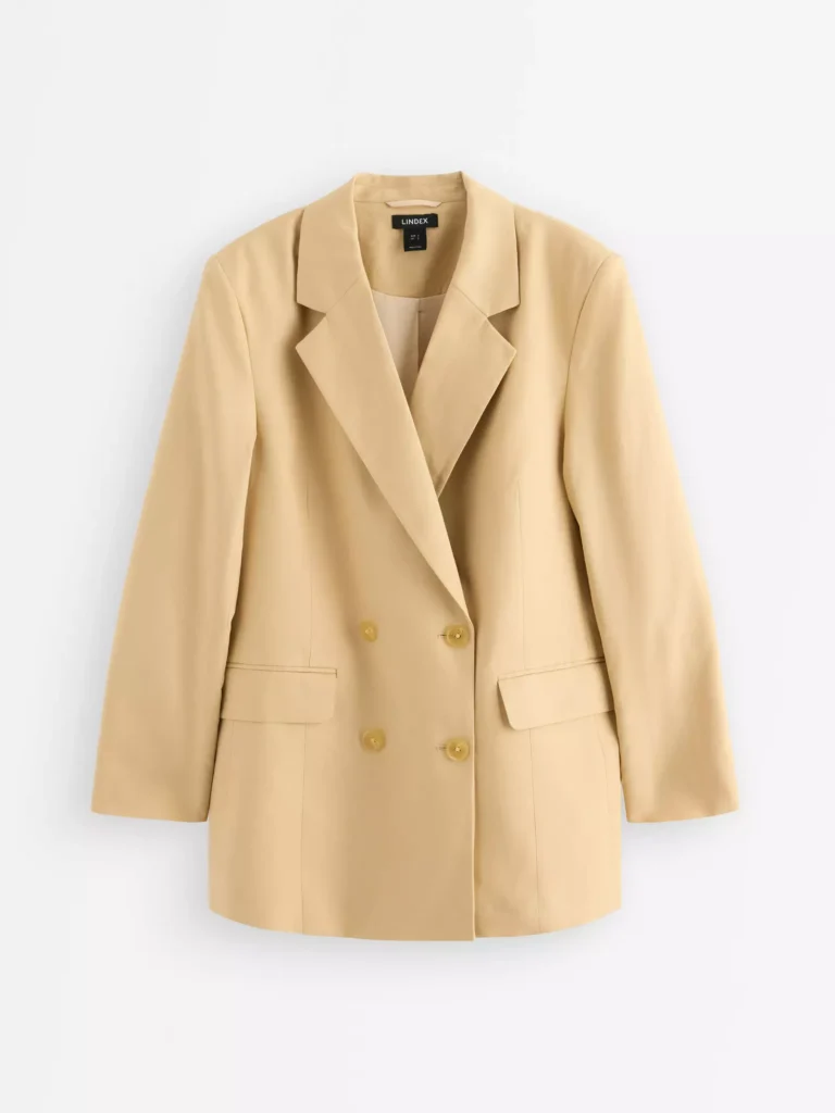 Bleiseri jossa kaksirivinen nappikiinnitys 2